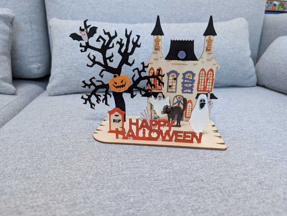Halloweenowy domek - makieta dekoracyjna