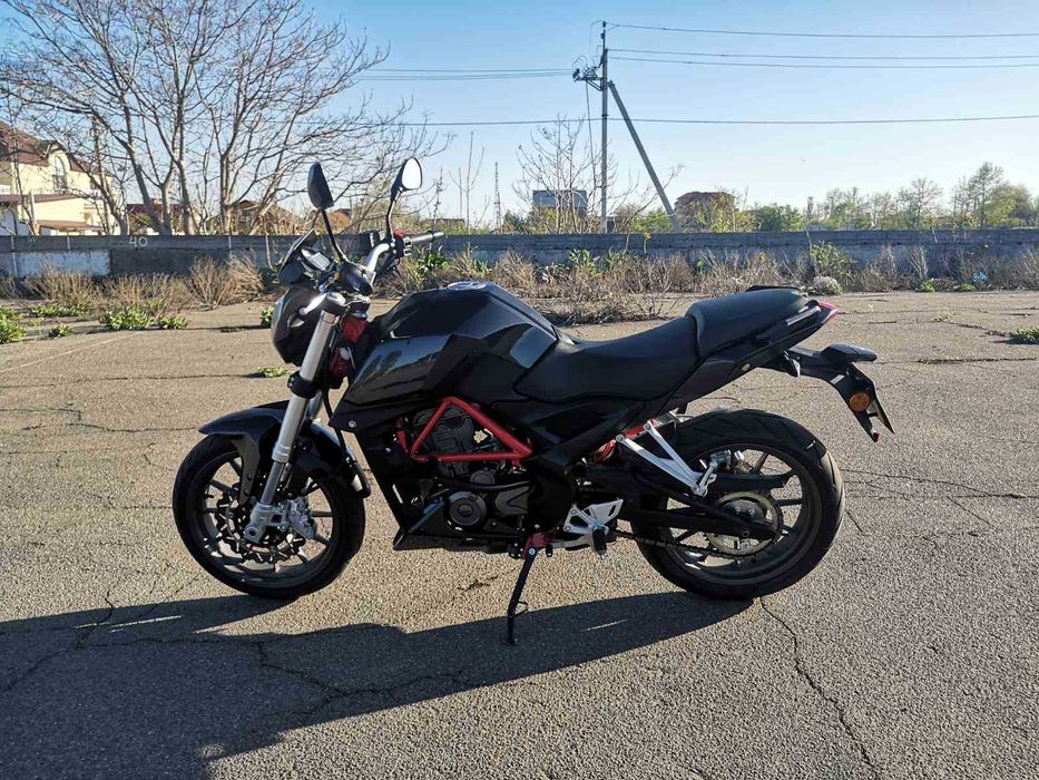 Benelli TNT 250 — живий, маневрений і надійний