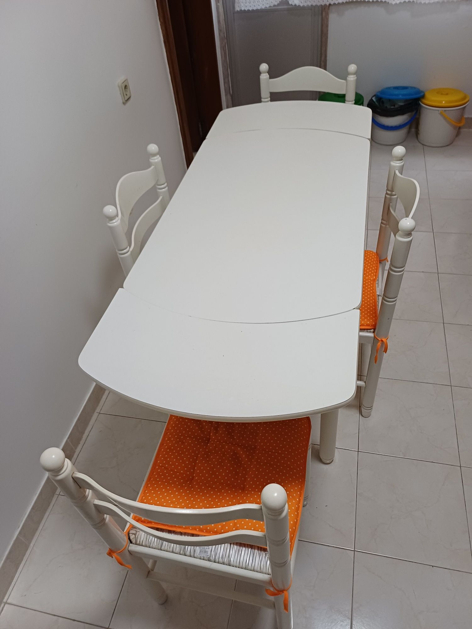 Mesa + 4 cadeiras cozinha