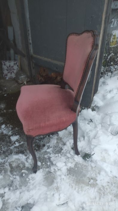 Krzesła dębowe na spręzynach stan bdb Tylko 140 zl