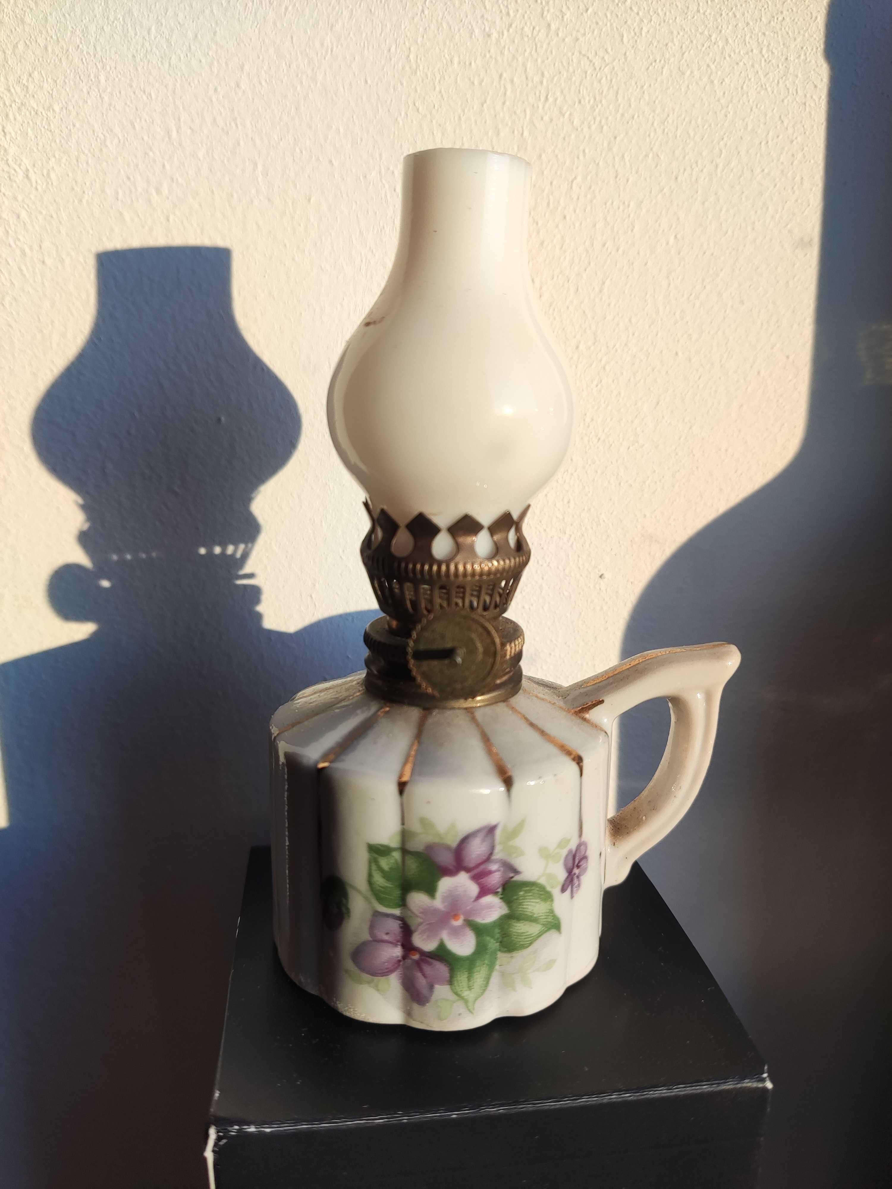 Kolekcjonerska porcelanowa mini lampka naftowa n11