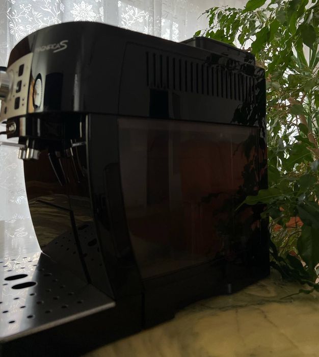 DeLonghi ECAM 22.110 B Magnifica S - це кавоварка кофемашина