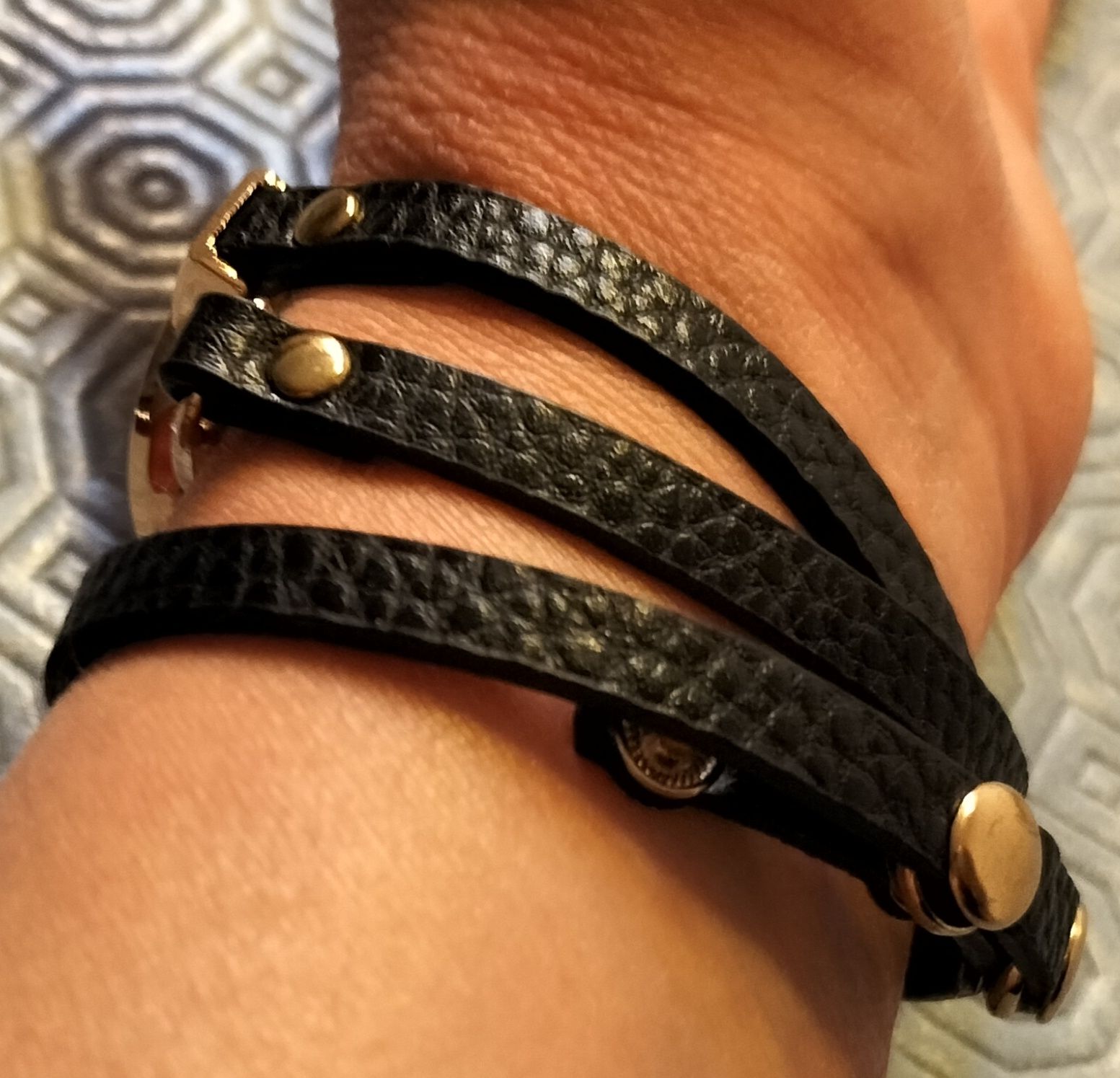 Vendo relógio com pulseira de brilhantes novo