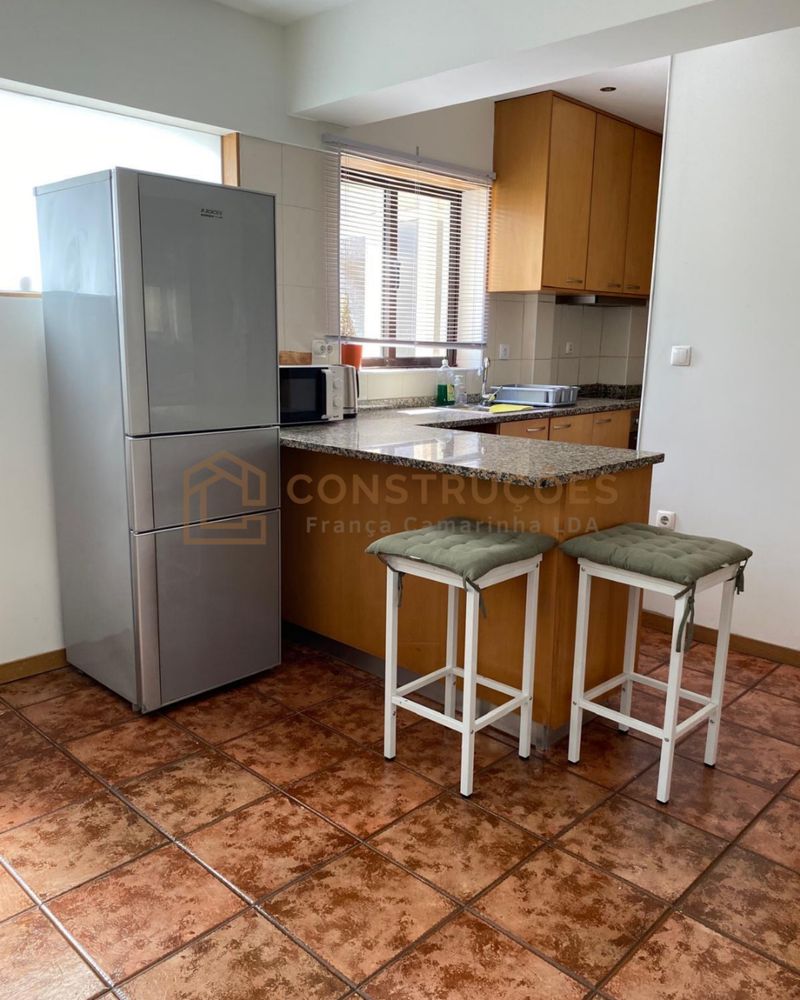 Arrenda-se Apartamento T2 – Rua Fialho de Almeida, Vila Nova de Gaia