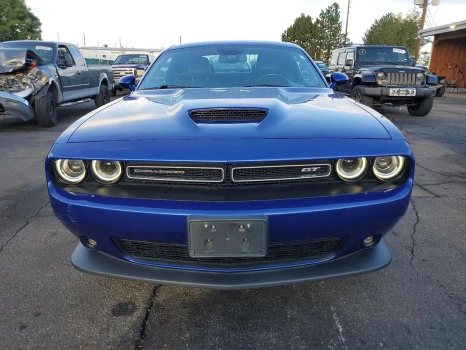 Dodge Challenger AWD autko z 2020 roku w drodze do Polski