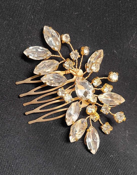 Złota ślubna ozdoba do włosów.