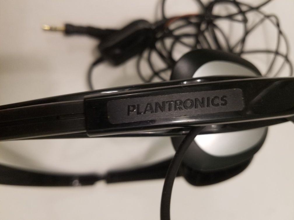 Наушники навушники Plantronics
