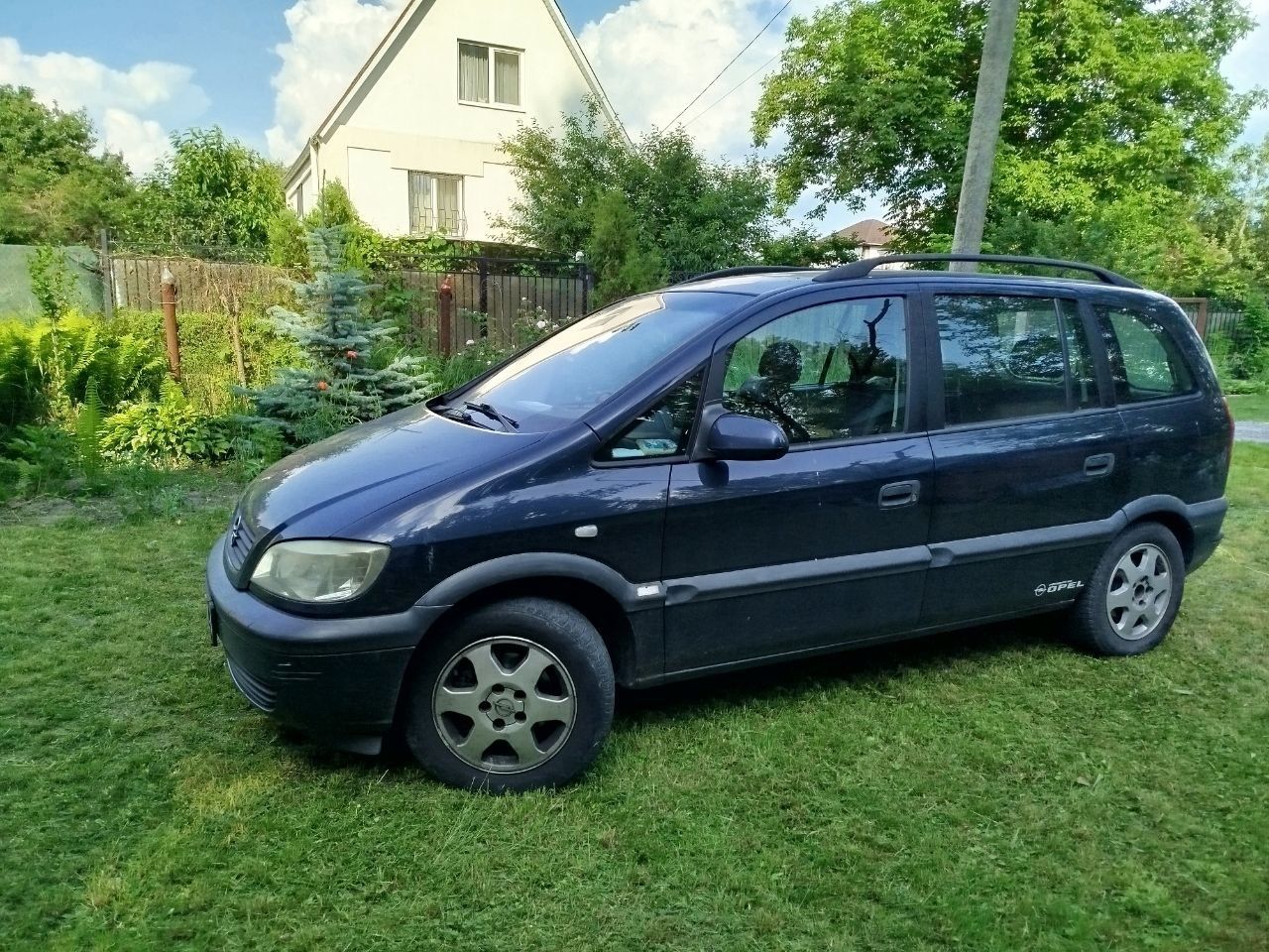 Opel Zafira A,конец 2002. На ходу.