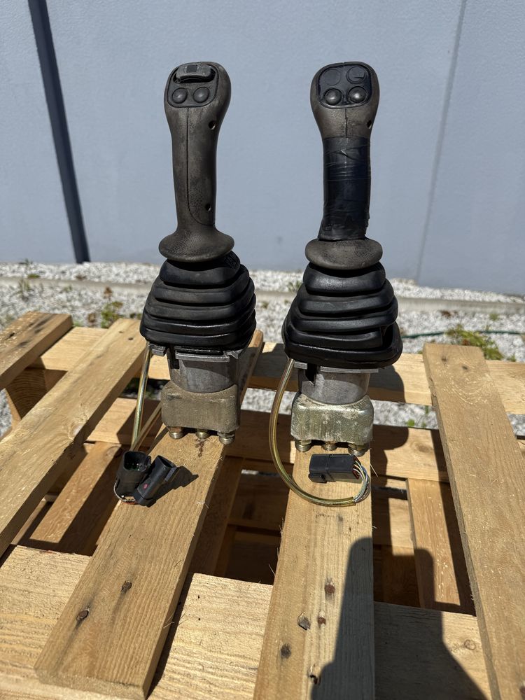 Joysticki cat m313 c czesci do koparki cat 313 c