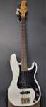 Gitara basowa AXL by Johnson