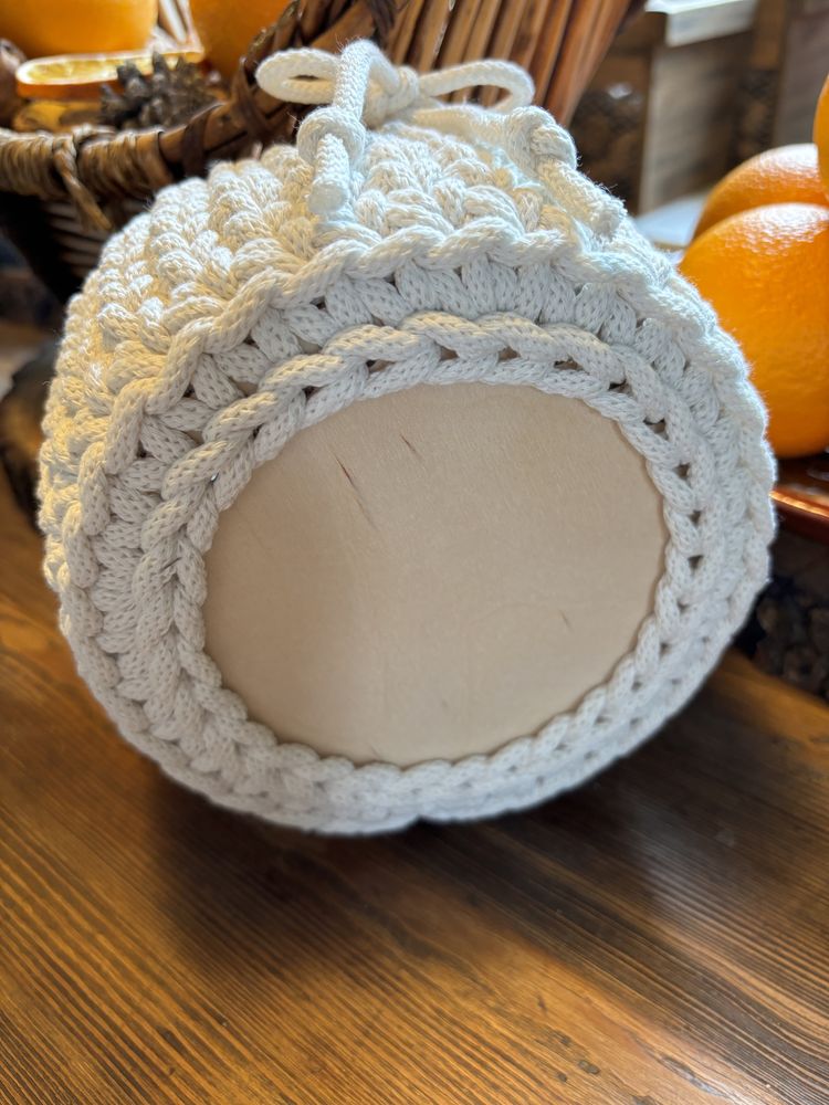 Koszyczek osłonka doniczki handmade ze sznurka - szydełko