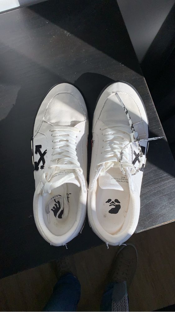 Off-White low vulcanized