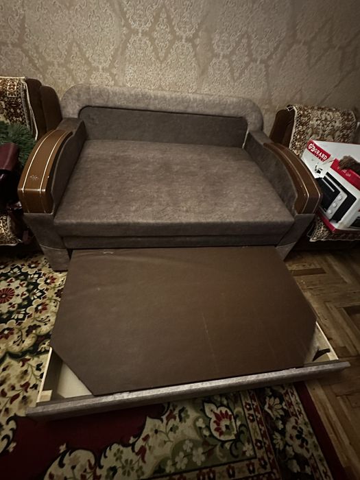 Продам диван.б/у.6500.возможен торг