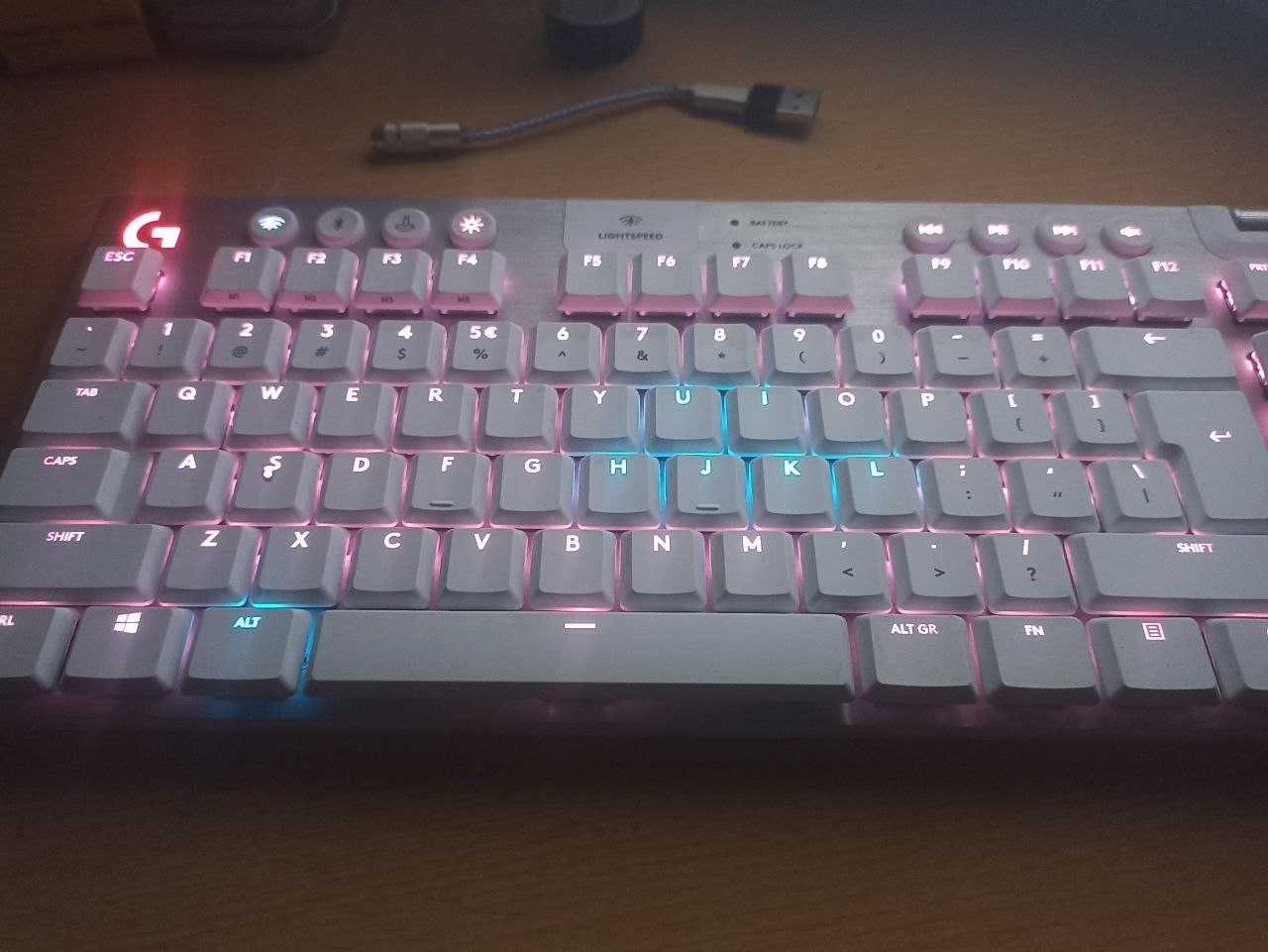 Logitech G915 TKL Lightspeed Wireless RGB Mechanical White