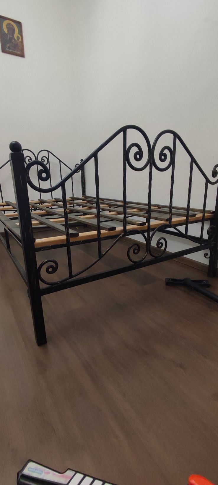 Łóżko kute ozdobne