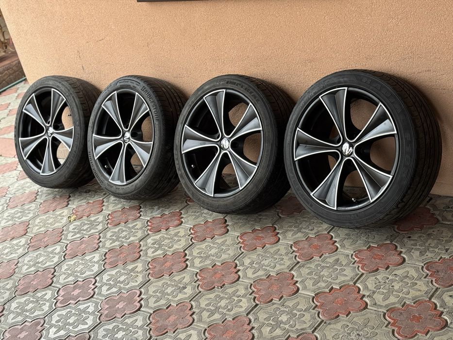 Литые диски R18 5x114.3 с резиной 225/45 R18 Тойота Мазда Киа Хюндай