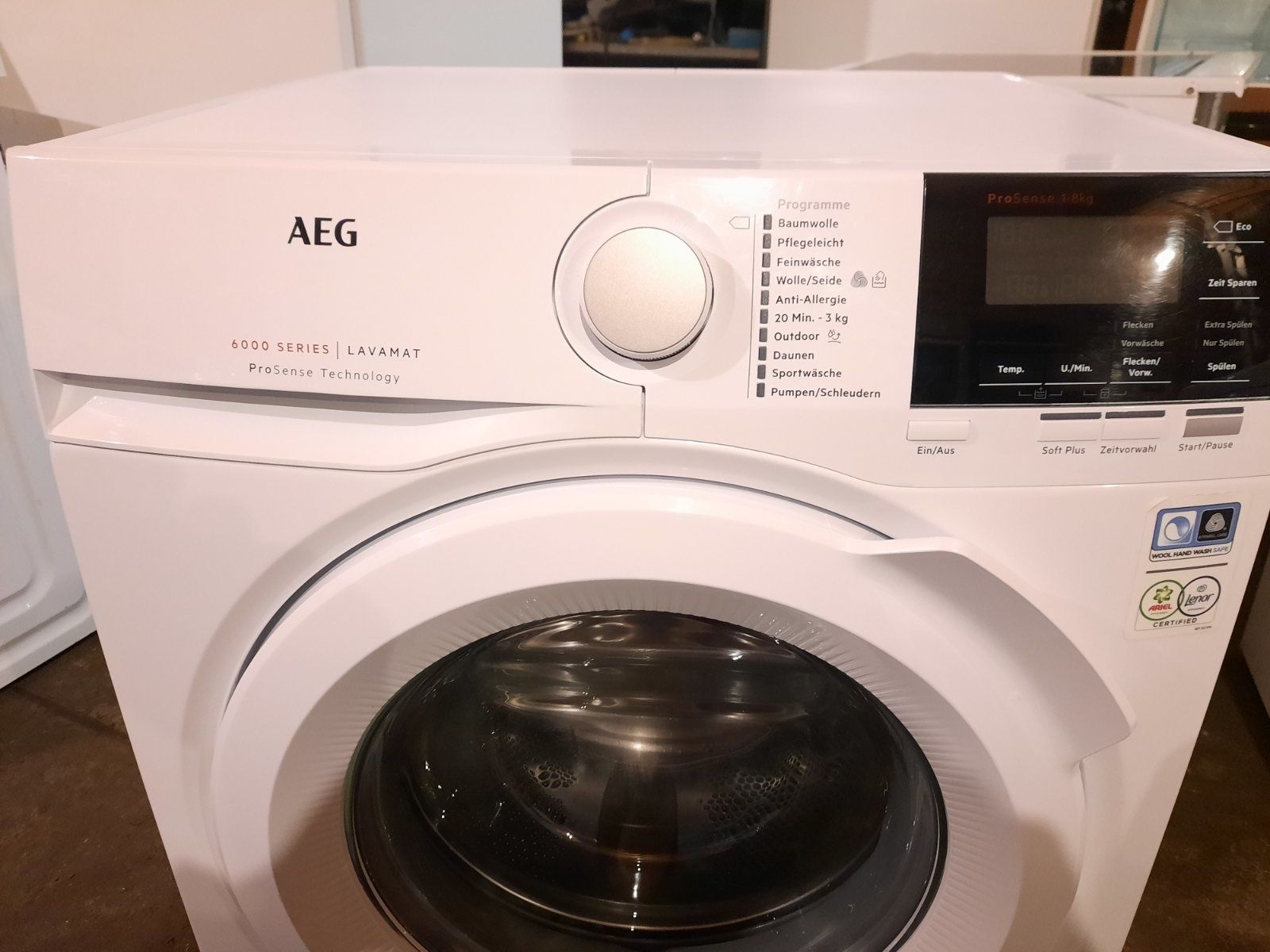 Продам пральну машинку AEG 6000 Series Lavamat на 8кг з Німеччини