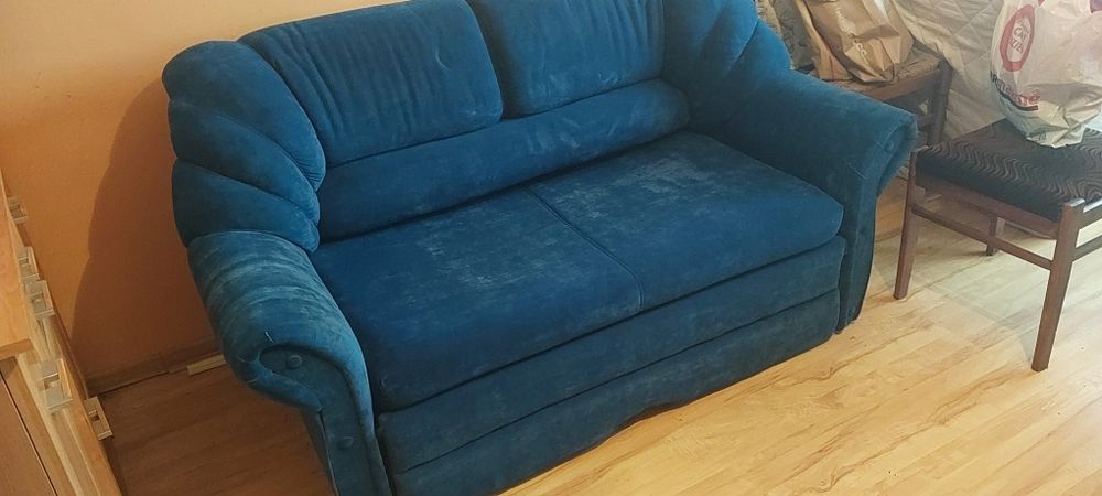 Sofa 2osobowa rozkładana welur niebieska
