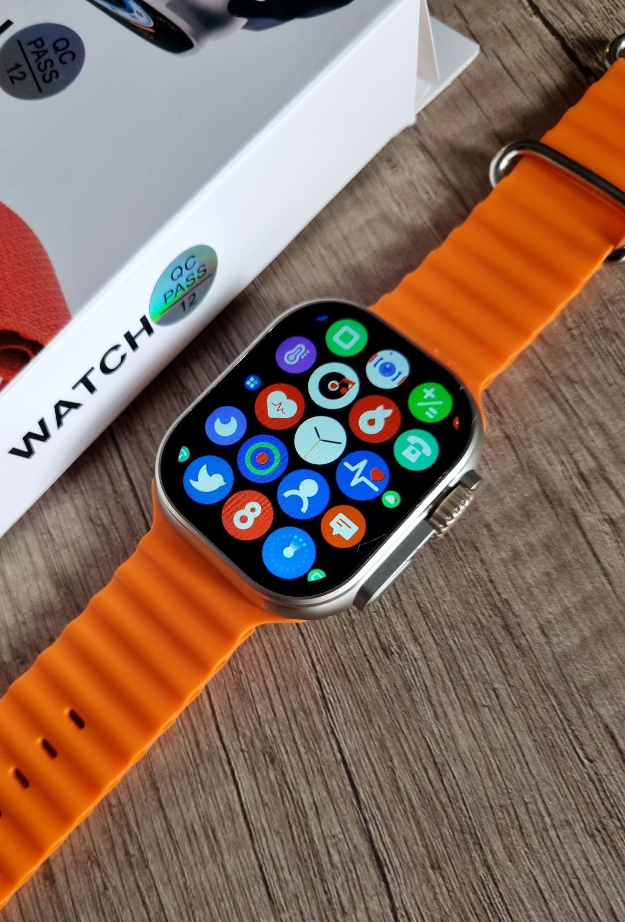 Smartwatch Ultra pomarańczowy pasek