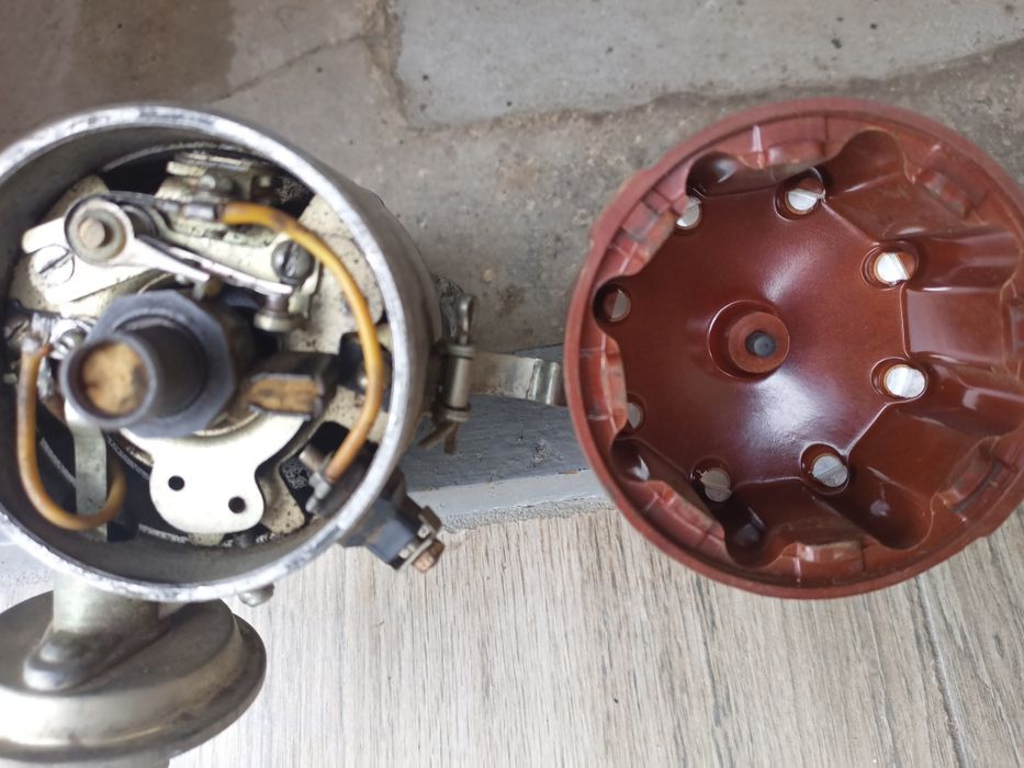 Розподільник запалювання ЗІЛ-130 безконтактний