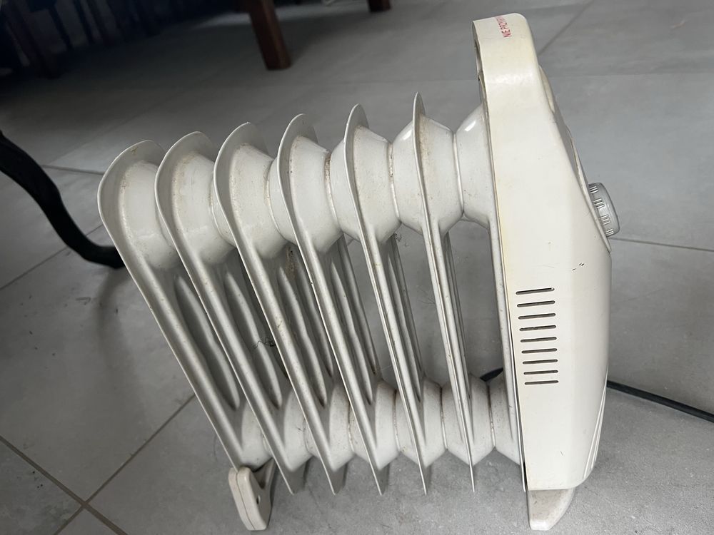 Maly grzejnik Sanico 800W