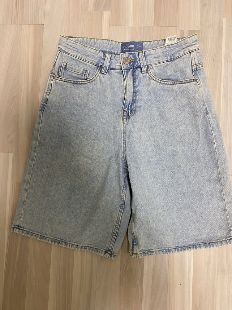 Блакитні,легкі джинсові шорти Cropp,baggy,W 30