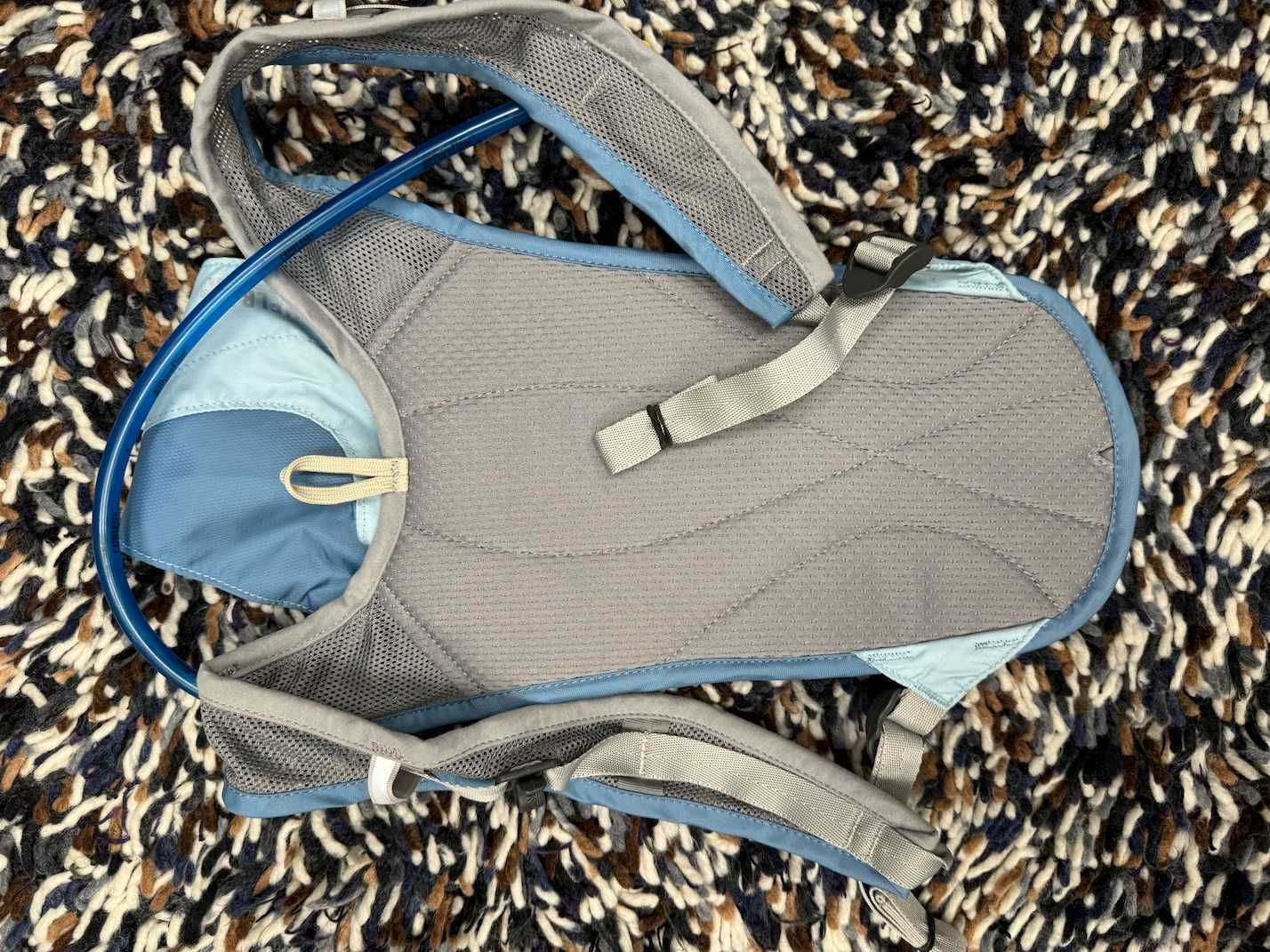 Mochila de Hidratação Camelback Charm Cinza 1,5L Em Perfeito Estado