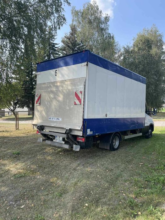 Iveco Daily kontener z windą