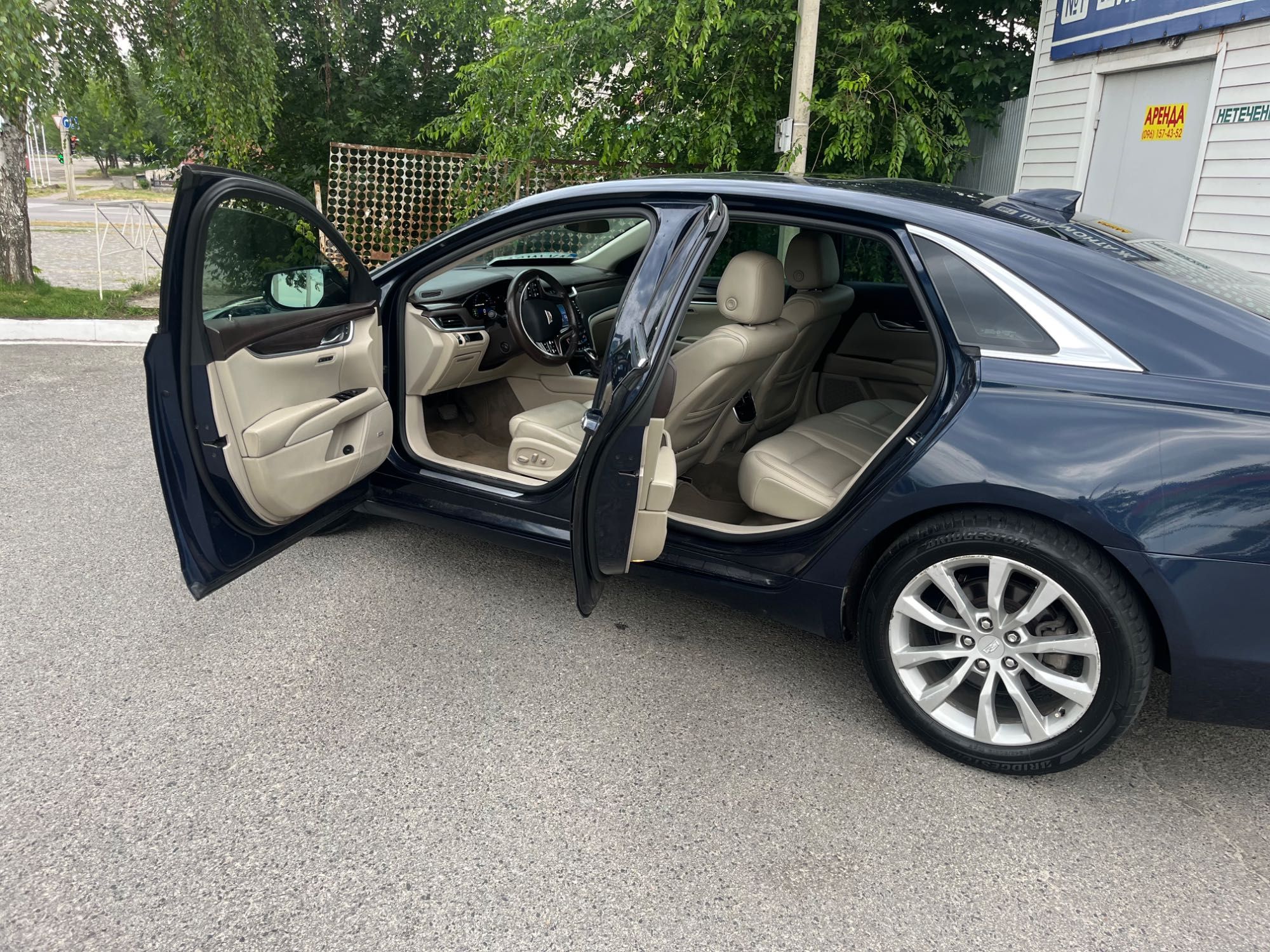 Cadillac xts 2016
