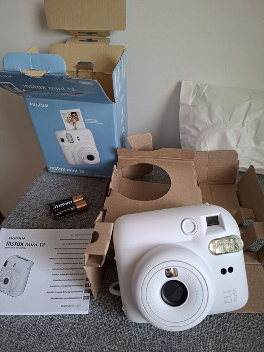 Máquina fotográfica instax mini 12