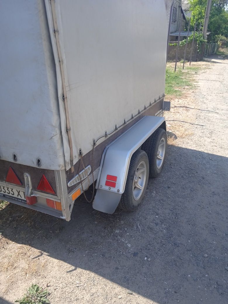 В продаже прицеп двухосный.