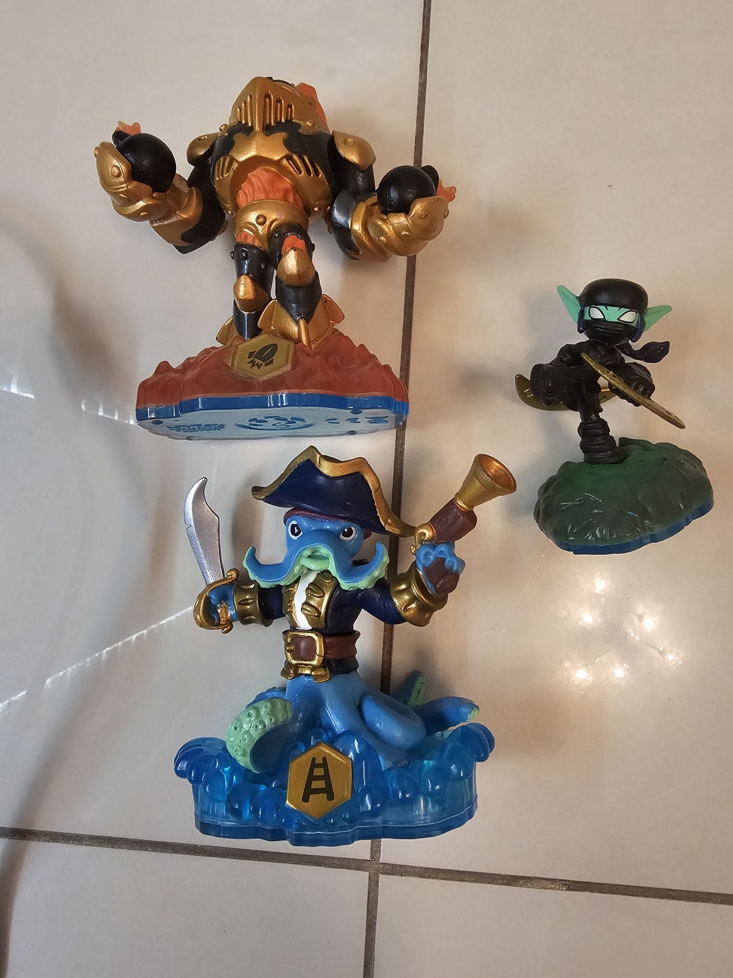 FIGURKI 3 SZT do gry Ps4 skylander Xbox 360