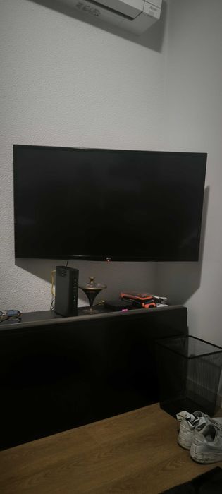 Televisão OLG 43" semi nova