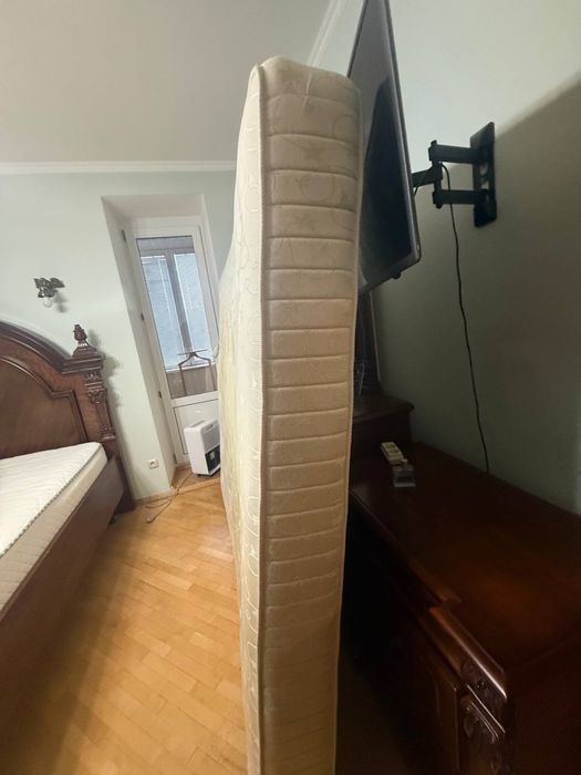 Матрац 180*200 без пошкоджень, збережений функціонал