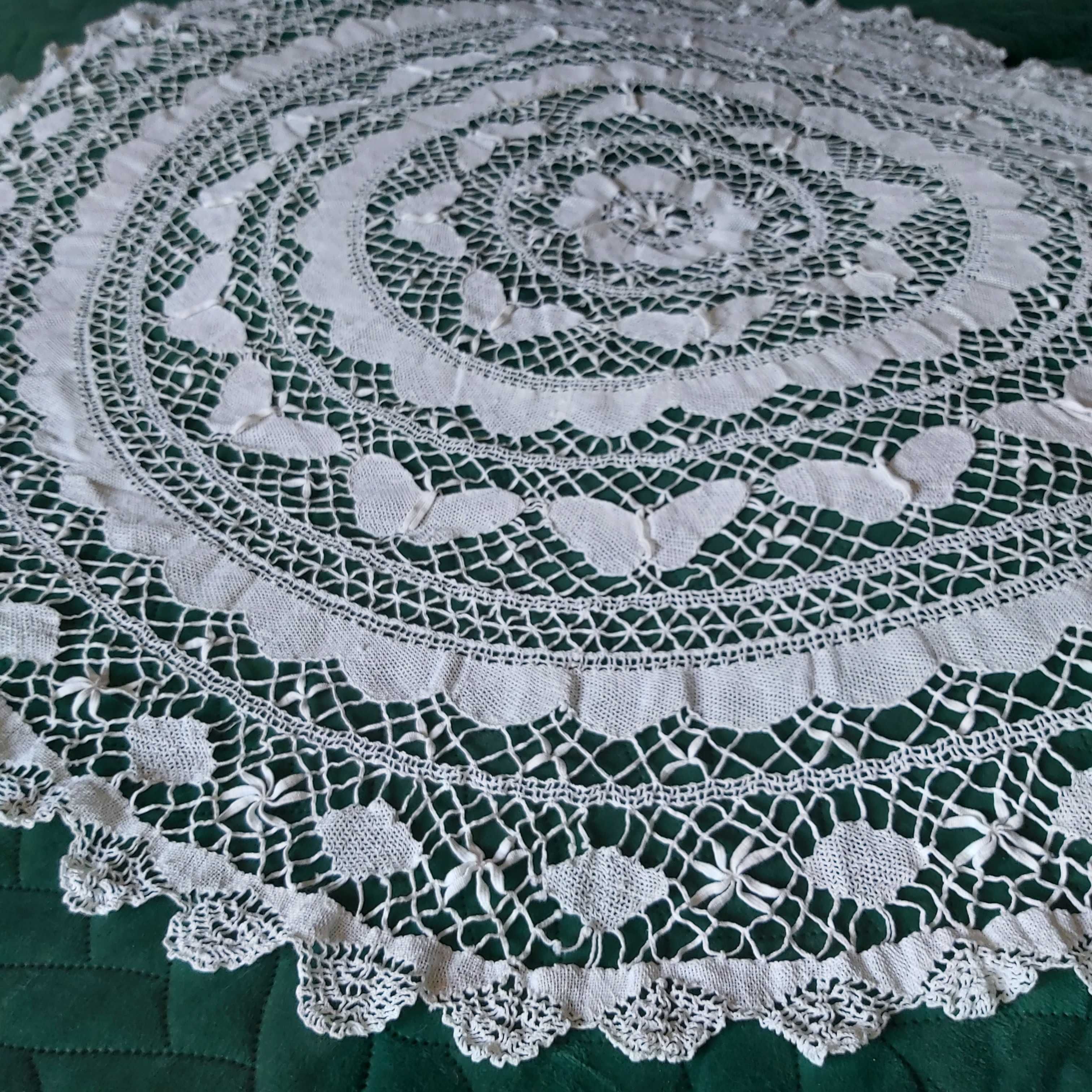 Tablecloth vintage lace filet guipure technique  round table d 105 cm