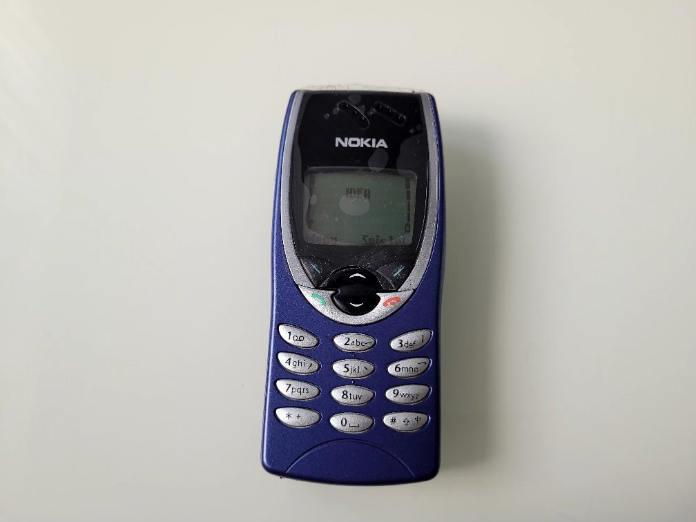 Nokia 8210 kolor niebieski, brak simlock, język PL