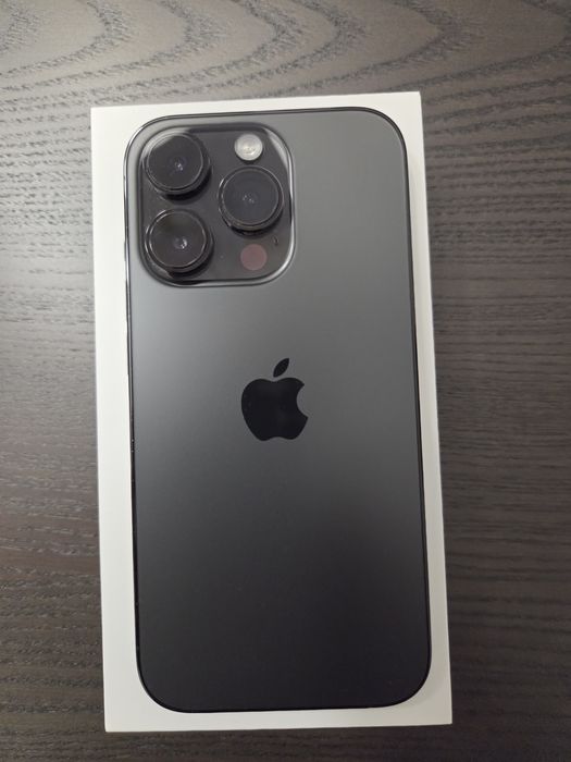 iPhone 14 Pro Space Black 128GB komplet z 3 pokrowcami gratis