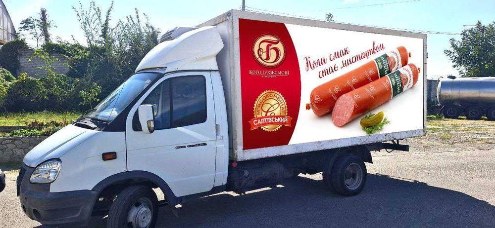 Оклейка легкових, вантажних автомобілів та спецтехніки