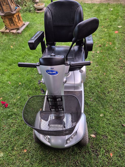 Wózek inwalidzki elektryczny INVACARE LEO