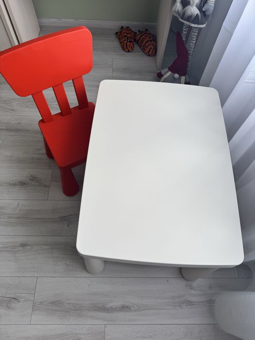 ІКЕА маммут стіл та стільчик