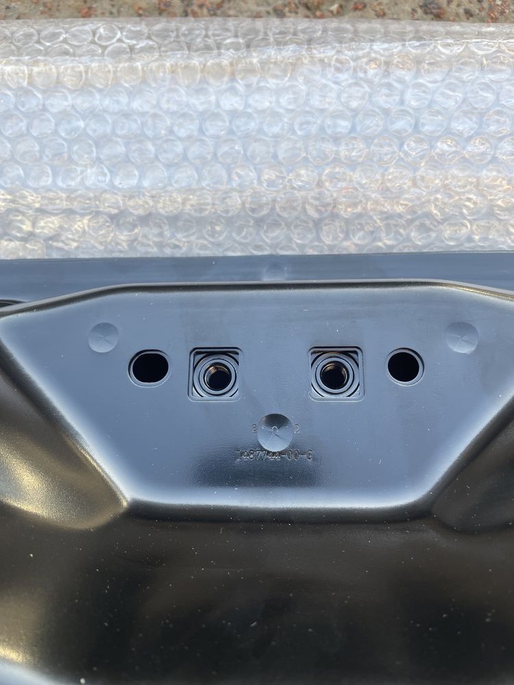 Панель задняя TESLA MODEL Y 1487742-00-F 1487744-00-C