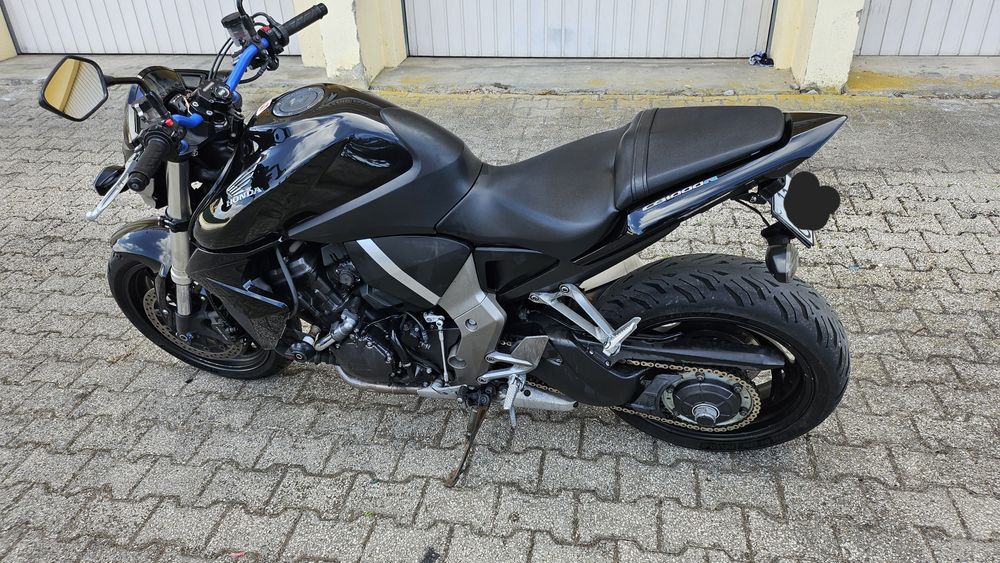 Honda cb 1000R impecável