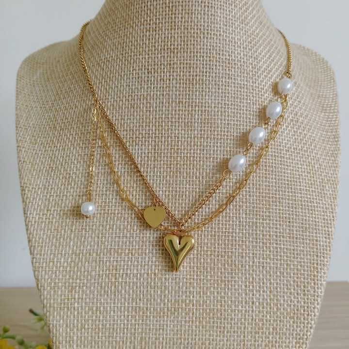 Colar em aço inoxidável dourado