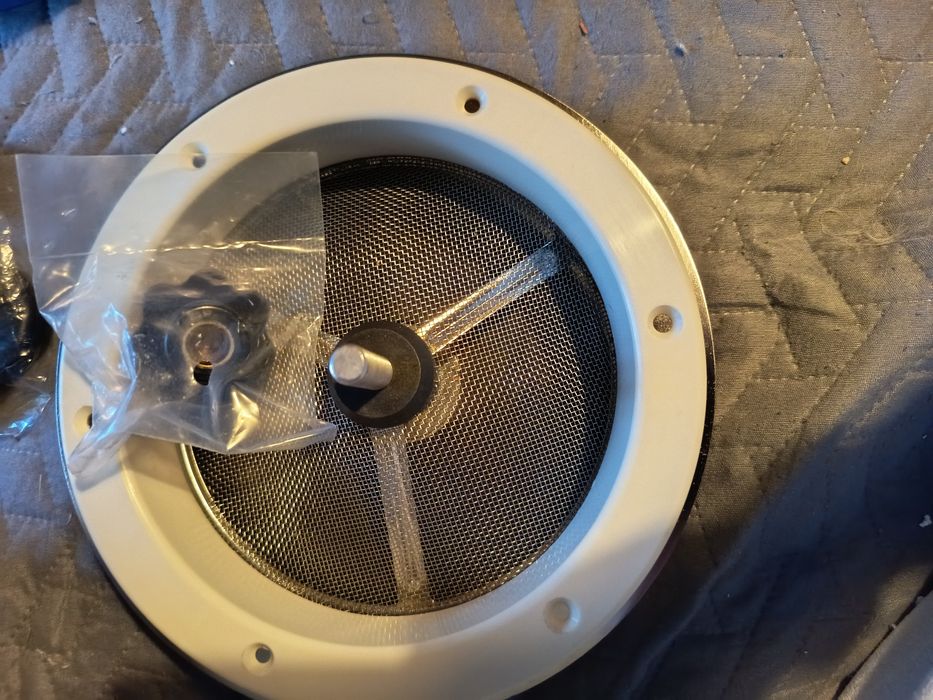 Janela ventilada em aço inoxidável para barcos.