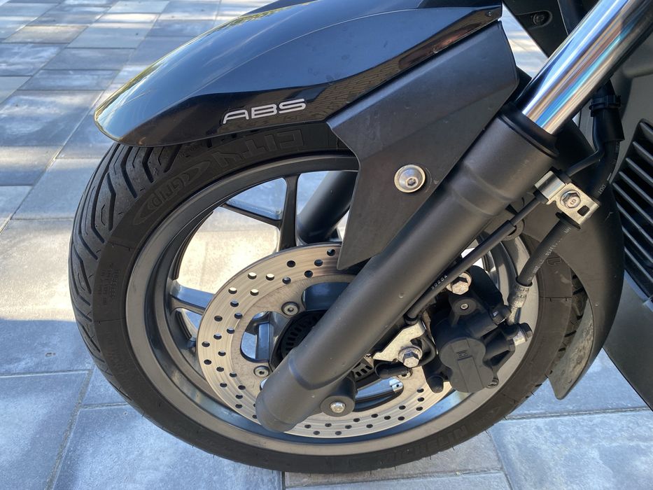 Продам Максі скутер Yamaha x max 250