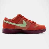 Nike SB Dunk Mystic Red