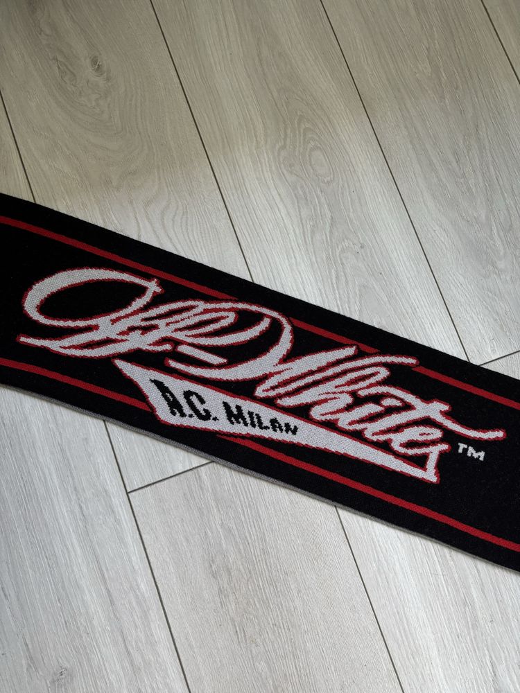 Szalik Off-White x AC Milan FW23 – Oryginalny, limitowany