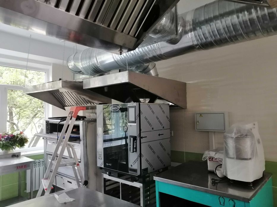 Вытяжка. Вытяжной зонт. Пристенный зонт. Вентиляция. Жестянщик