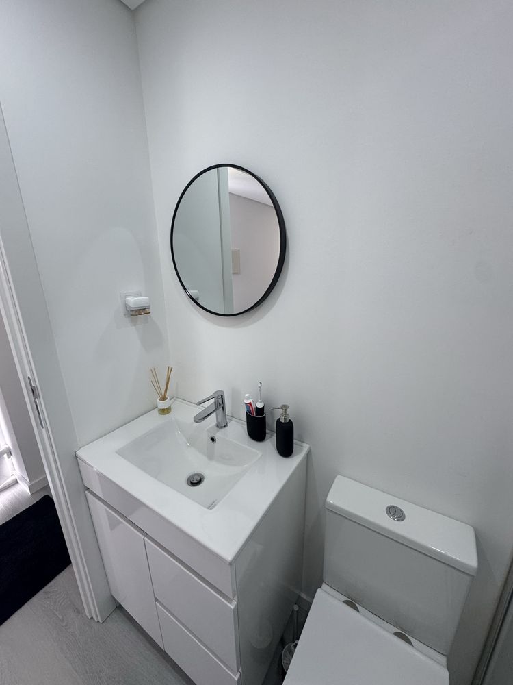 Alugo anexo/apartamento T1 - NOVO