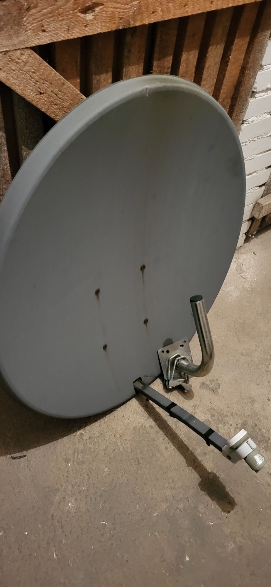 Antena satelitarna 80